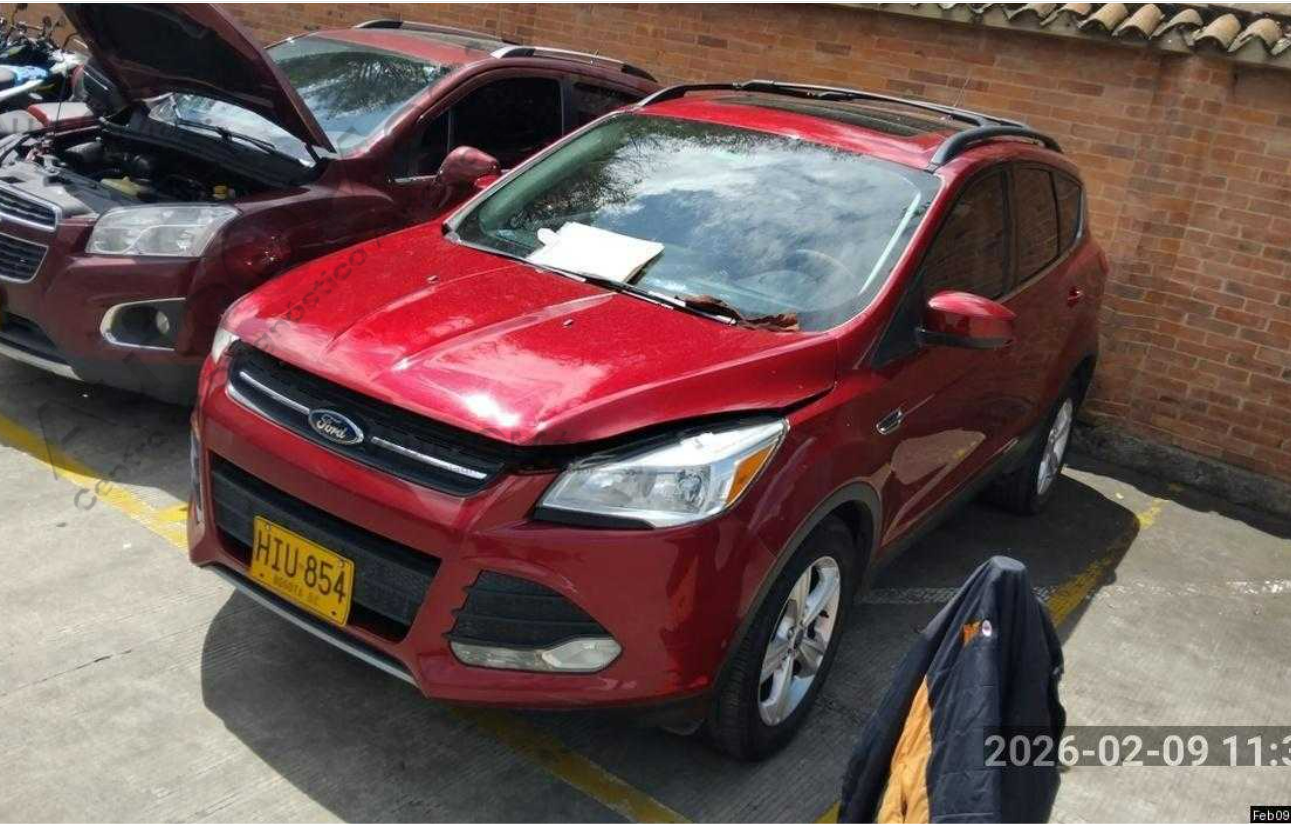 Puja por FORD ESCAPE SE 4*4 AUT FULL EQUIPO TECHO CUERO